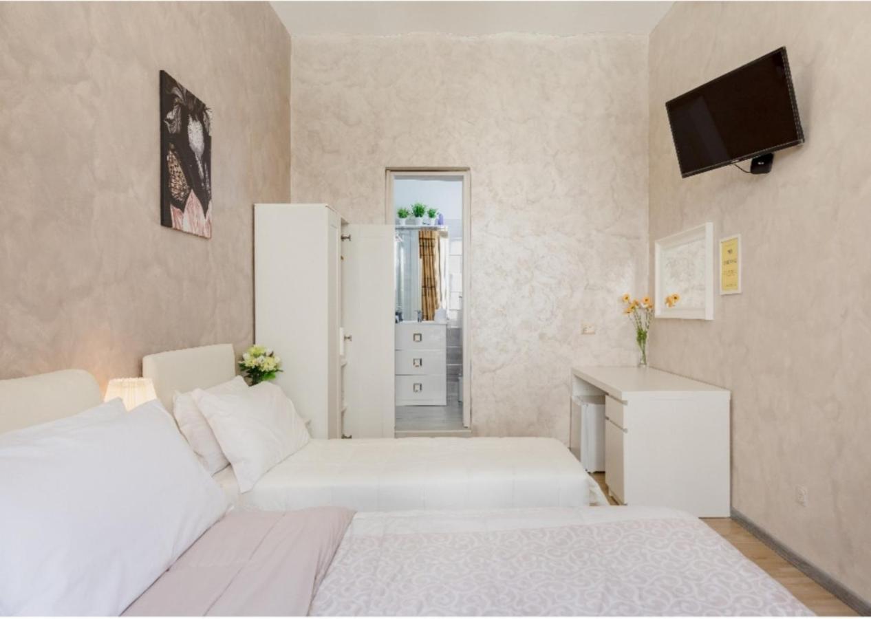 Rome Place ภายนอก รูปภาพ